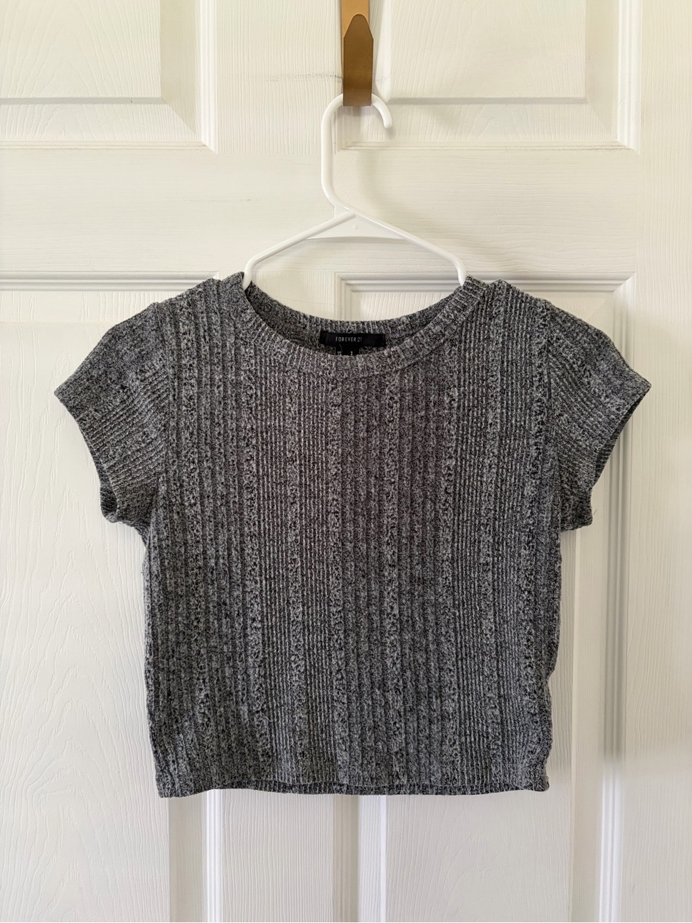 Forever 21 Gray Ribbed Crop Tee